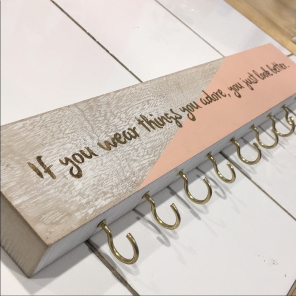 Relish jewelry hanger